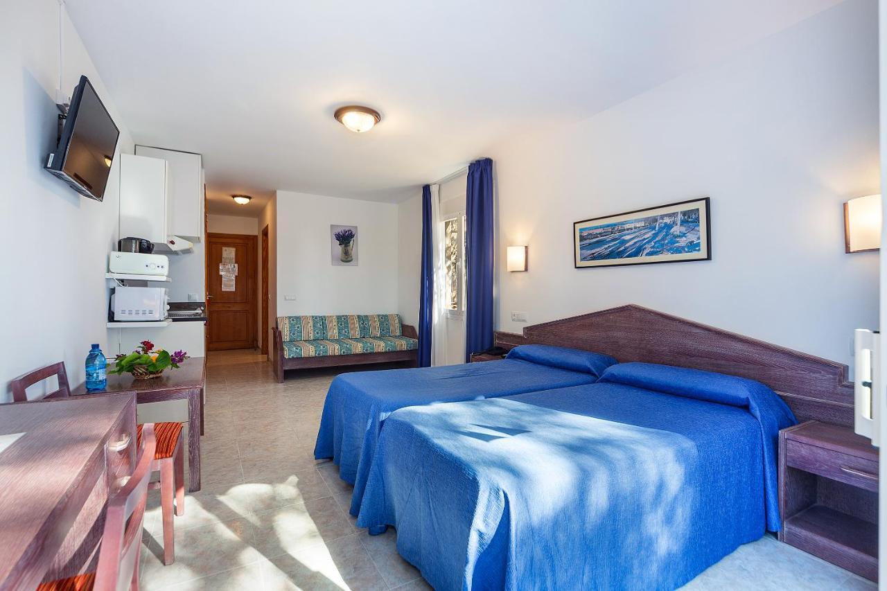 Apartamentos Cala Murada Minigolf Екстериор снимка